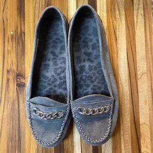 Vionic Flat with Chain Detail